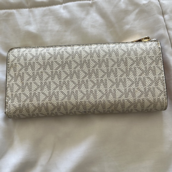 Michael Kors Pattern Wallet - Picture 6 of 11